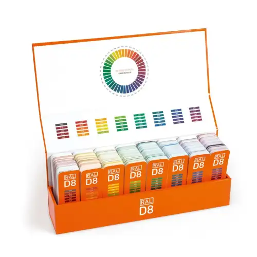 Artikelbild des Artikels “RAL D8 Gestaltungsbox | 8 Farbfächer mit 1.825 RAL DESIGN SYSTEM plus Farben “