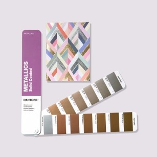 Product image 1 of the product “PANTONE Metallics Guide coated ”