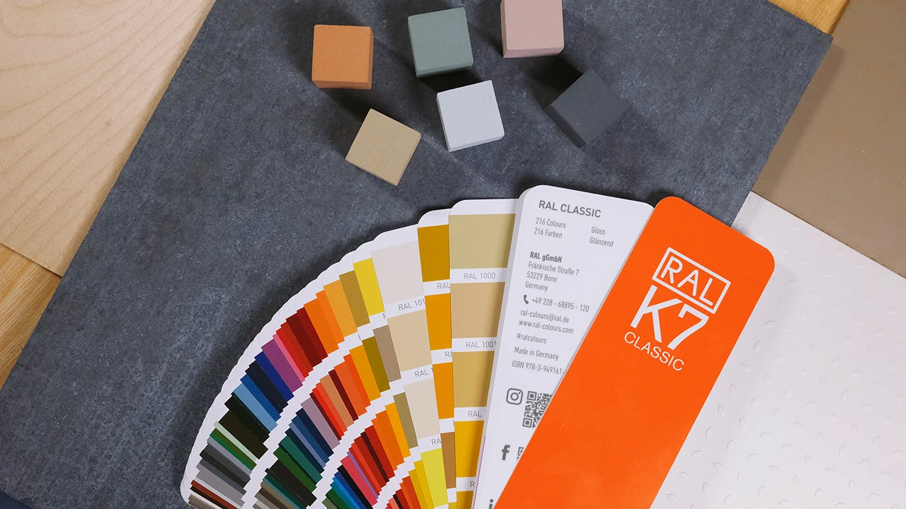 Artikelbild 2 des Artikels “RAL K7 Farbfächer | 216 RAL CLASSIC Farben für professionelle Farbauswahl “