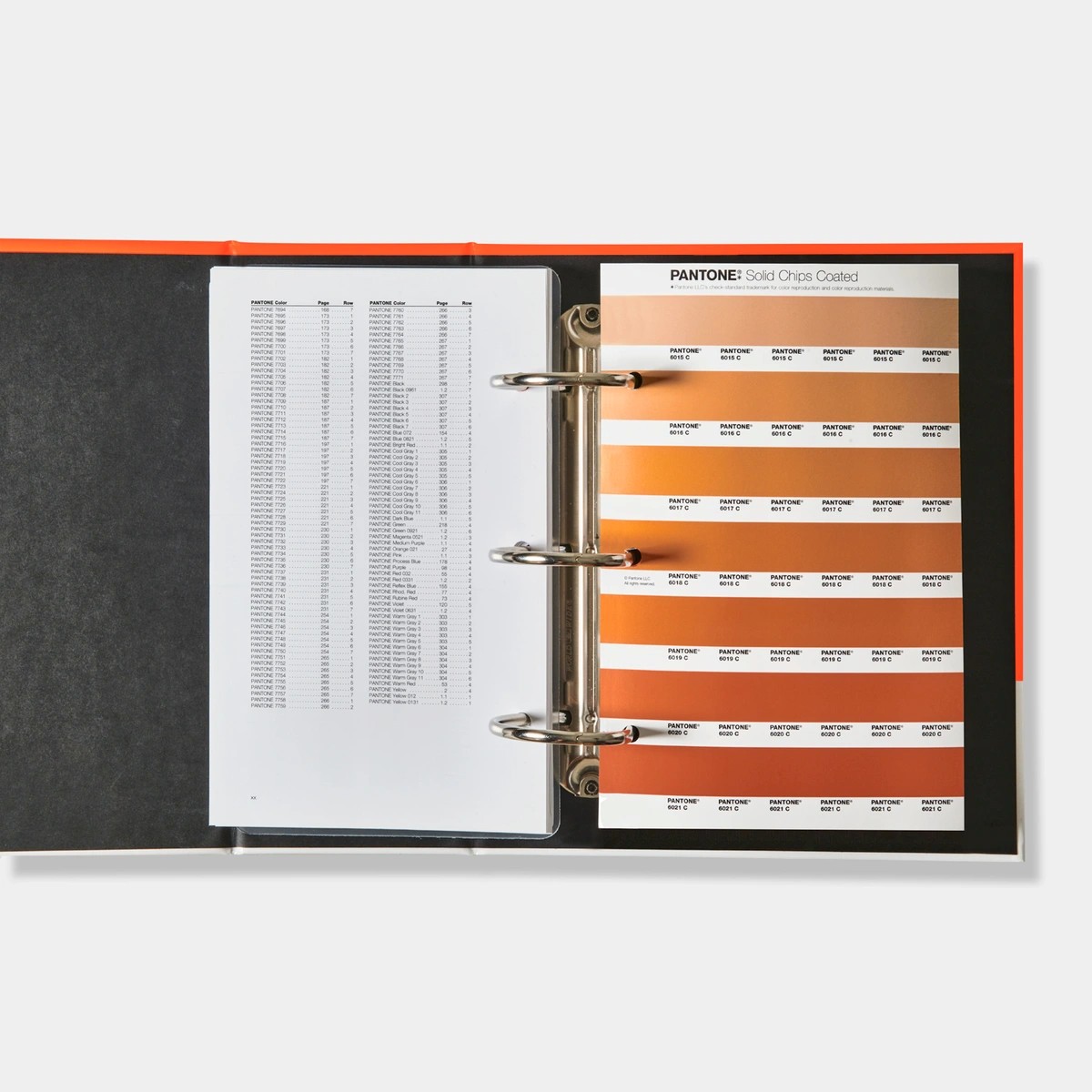 Product image 3 of the product “PANTONE Solid Color Set Formula Guide + Solid Chips | 2,390 Spot Colours ”