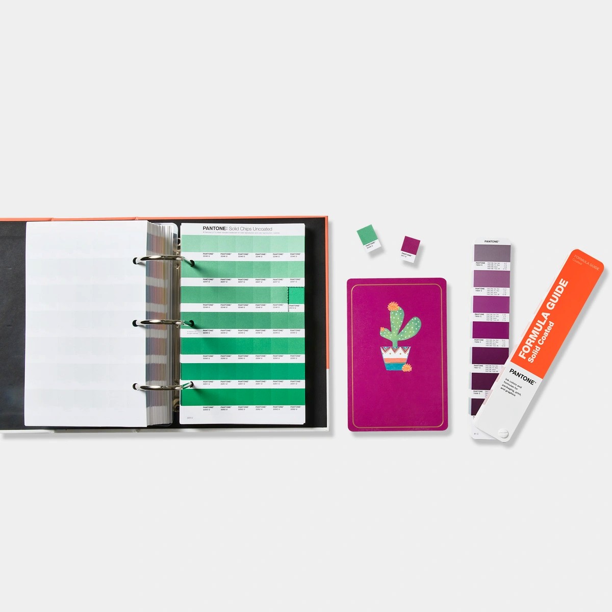 Product image 4 of the product “PANTONE Solid Color Set Formula Guide + Solid Chips | 2,390 Spot Colours ”